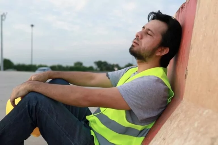 One Man Construction Company: Pros & Cons of Going Solo